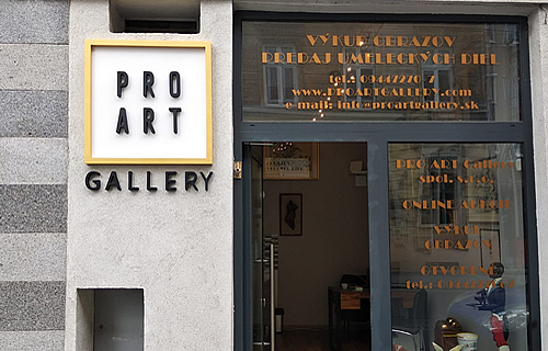 Polystyrénové logo v kombinácii s plastom